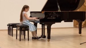 "Маленький белый ослик" Ж. Ибер, исп. Семенова Екатерина 10 лет