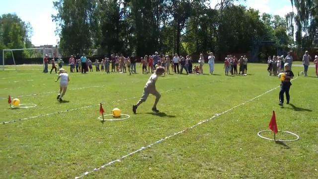 Детский праздник на стадионе смотреть онлайн