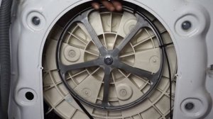 Как надеть ремень на стиральнуй машину Samsung (Самсунг)