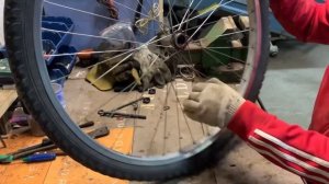 Замена втулки переднего колеса велосипеда.