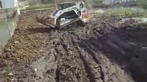 Как отсыпать заболоченный участок погрузчиком Bobcat - steh39.ru