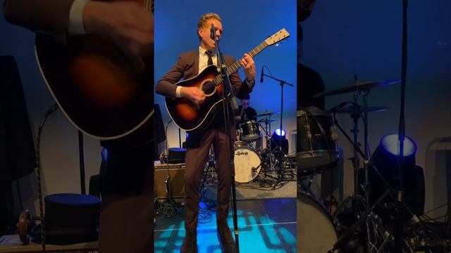 Damian Lewis sings his original “Soho Tango” at London Jazz Festival смотреть онлайн