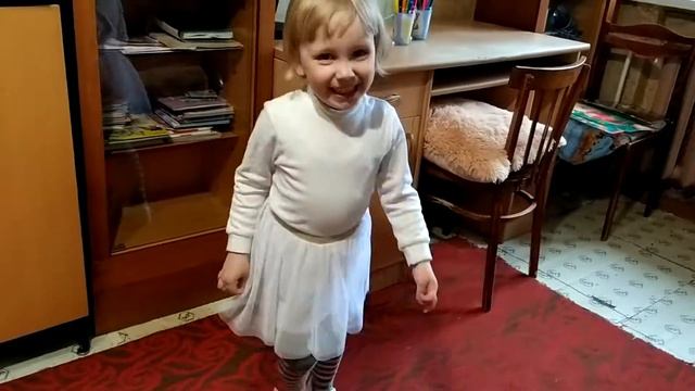 Танцы под синтезатор 🕺(2) смотреть онлайн