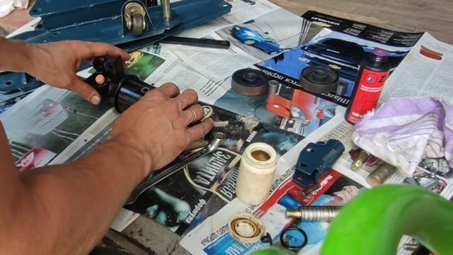 Ремонт гидравлического домкрата. Не поднимает, течет. смотреть онлайн