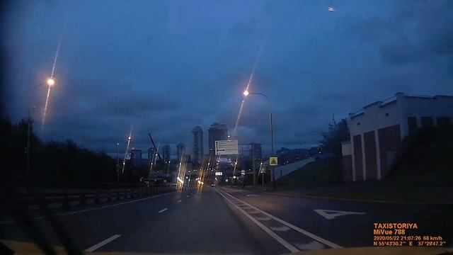 Взгляд из окна такси. Ремонт путепровода на Минской улице. смотреть онлайн