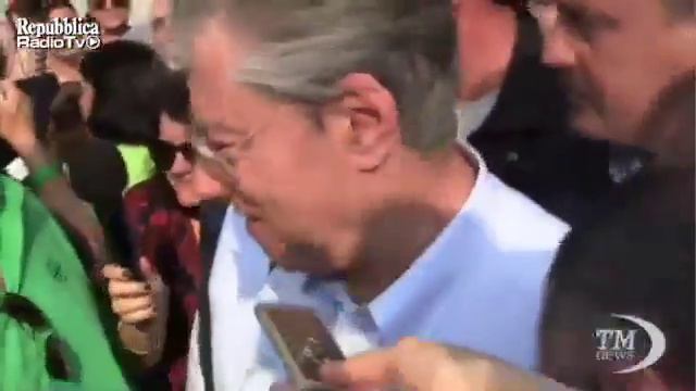Bossi vs Formigoni смотреть онлайн
