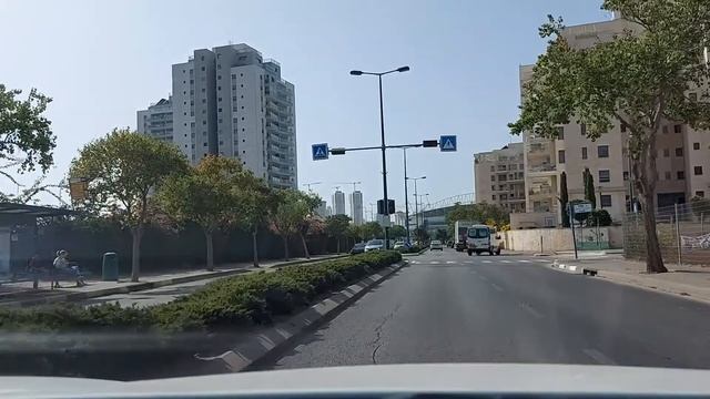 1.5.1 Проезд Т-образного перекрестка прямо с примыканием дороги справа смотреть онлайн