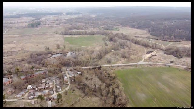 Река Лопнь между Алексеевским гидропарком Харькова и Дергачами. С высоты. Короткая версия. смотреть онлайн