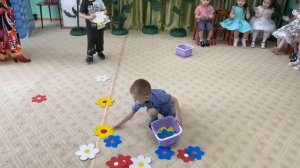 Утренник 8 марта во второй младшей группе "Волшебные лучики"