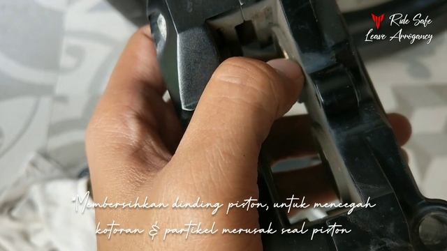 Perawatan Kaliper Motor : Penggantian Kampas Rem KTC 4 Piston смотреть онлайн