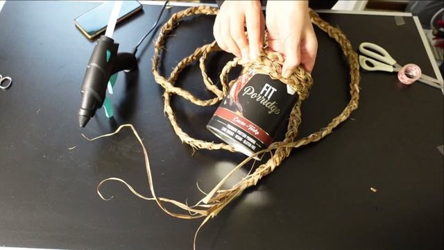 Плетеное кашпо для комнатных цветов - Легко своими руками? смотреть онлайн