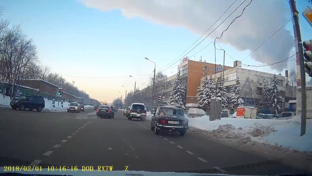 Проезд такси на красный. Москва смотреть онлайн