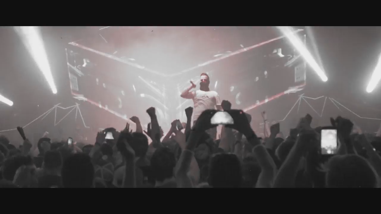 Public Enemies - Crowd's Gotta Move (Official Video) смотреть онлайн