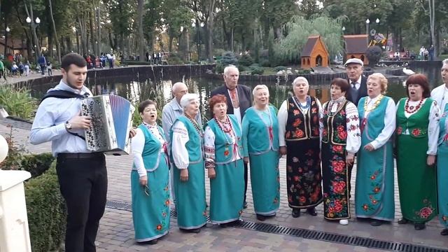 Поют "Слобожани" в парке Горького песня "Ой хто п'є..." смотреть онлайн