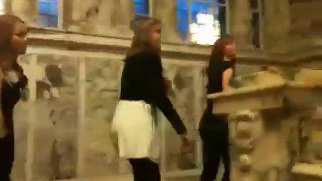 Video Blog MSQ - dag 3 - Entree City Hall смотреть онлайн