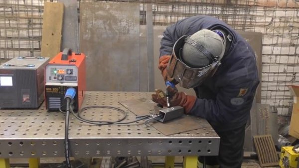 Полуавтомат, специально созданный для новичков в сварке / Gemeral Mig 200