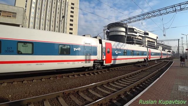 ЭП20-007 с поездом "Стриж" отправляется от станции Минск пассажирский смотреть онлайн