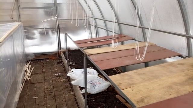 ТЕПЛИЦА ВНУТРИ ТЕПЛИЦЫ. ЧЕМ ОТАПЛИВАЕМ смотреть онлайн