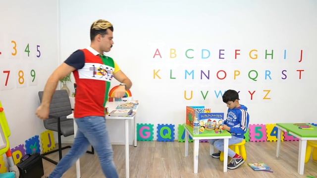 Funny Teacher gives kids important lessons in class смотреть онлайн