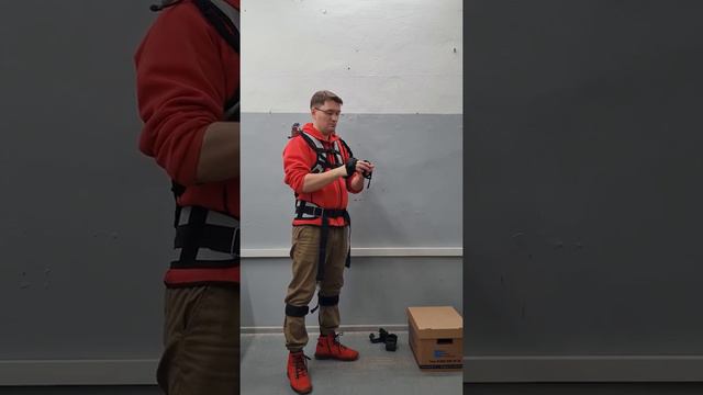 PE B1 PROEXO BOOST 1 Промышленный экзоскелет ПроЭкзо Буст 1. смотреть онлайн