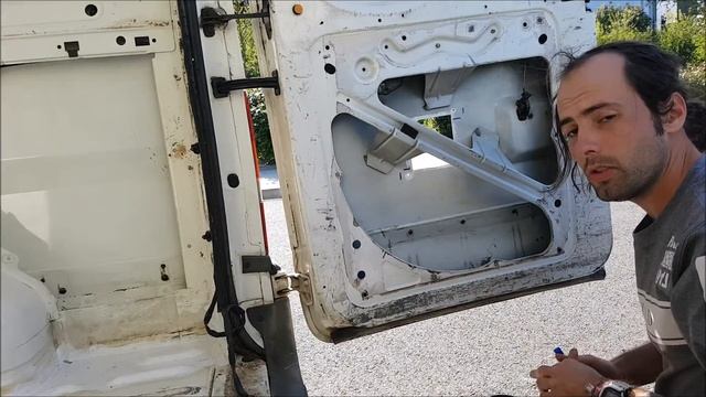 INSTALLER UNE BOUCHE d’aération SUR FORD TRANSIT 2005 смотреть онлайн