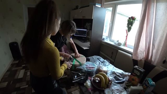 СХОДИЛА К ПАРИКМАХЕРУ ИЗМЕНИЛА ИМИДЖ / УТЕПЛИЛИ ПОТОЛОК / ОТМЕТИЛИ ДЕНЬ РОЖДЕНИЕ / ПОДАРИЛИ ПОДАРОК смотреть онлайн