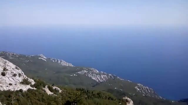 Монахи идут на вершину Святой Горы Афон для ночной молитвы смотреть онлайн
