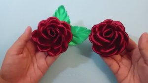 Как сделать цветы из лент _ Идеи поделок из цветов из атласных лент _ Как сделать цветы из лент