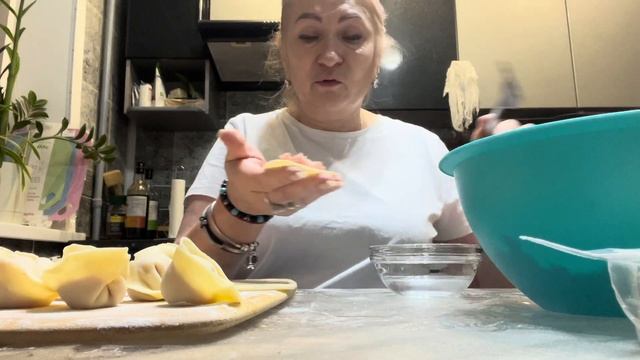 Леплю пельмени!Женя блудит туда-сюда ? смотреть онлайн