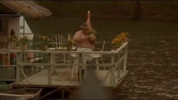 Black cat White cat - Trailer