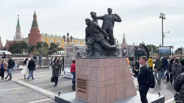 День города, Москве 875, 4K HDR смотреть онлайн