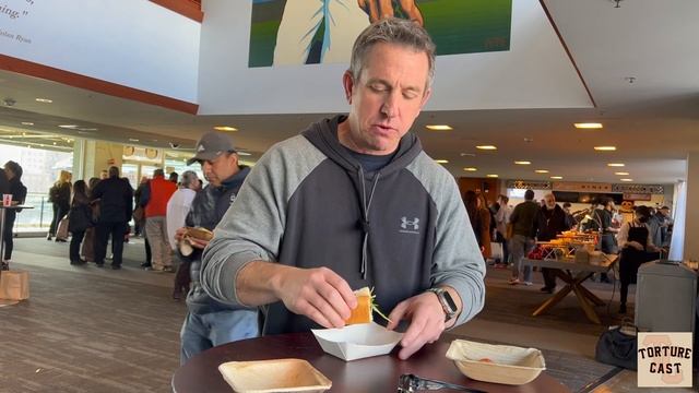 Review of the new food at Oracle Park (2023) смотреть онлайн