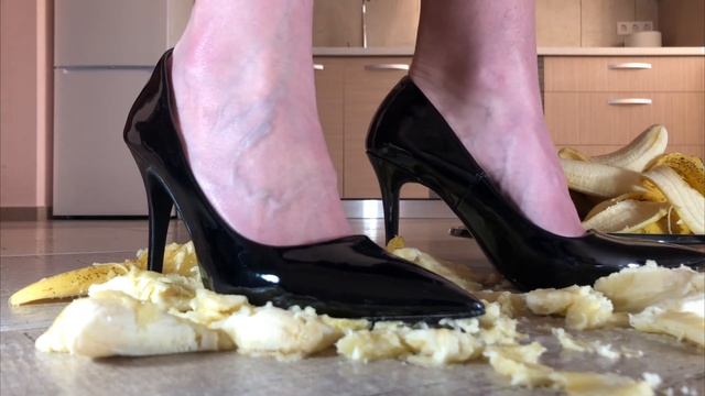 Cat Pumps Vs. Banana Army! Oddly Satisfying Heels Crushing Food! ASMR