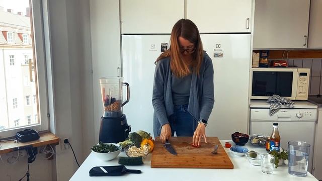 День 009 - салат гадо-гадо с арахисовым соусом смотреть онлайн