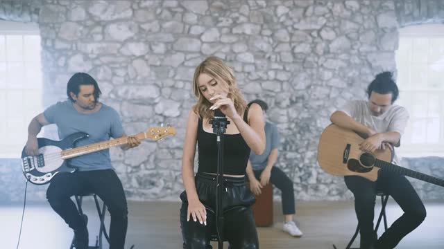 Crawling - Linkin Park (Acoustic Cover by First to Eleven) смотреть онлайн