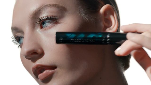 Встречай тушь 360° с эффектом накладных ресниц THE ONE! смотреть онлайн
