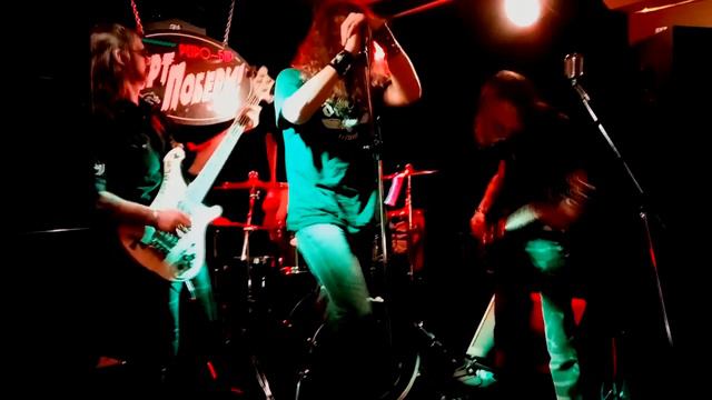 Выступление группы Outhead Tribute ( Motorhead ) в ретро-баре 