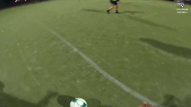 Football player Libero (CB) eye view смотреть онлайн
