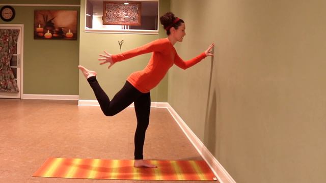 Active Vs. Passive Static Balance Variations: "Yoga Therapy At The Wall" Ch. 9 - LauraGyoga смотреть онлайн