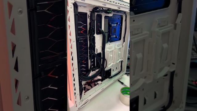 Сборка на i7 13700k + RTX 3070 ti с заделом на будущее в корпусе XPG battlecruiser смотреть онлайн