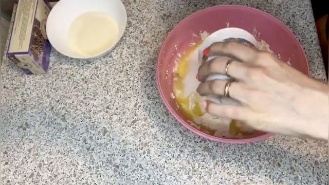 Пироги с яблоком и корицей