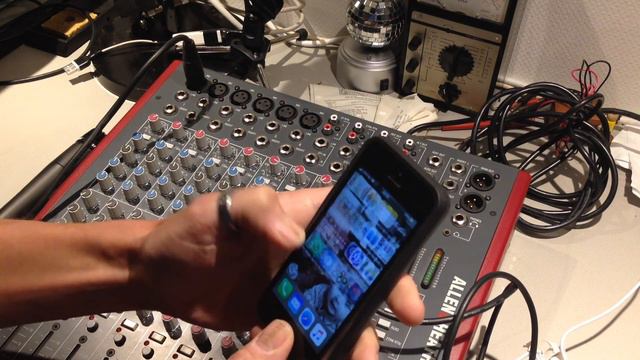 Connecting a usb mixer to an iPhone (Allen & Heath Zed12fx) смотреть онлайн