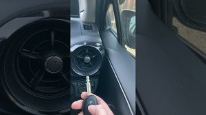 Включение/отключение складывания зеркал на Toyota Aqua