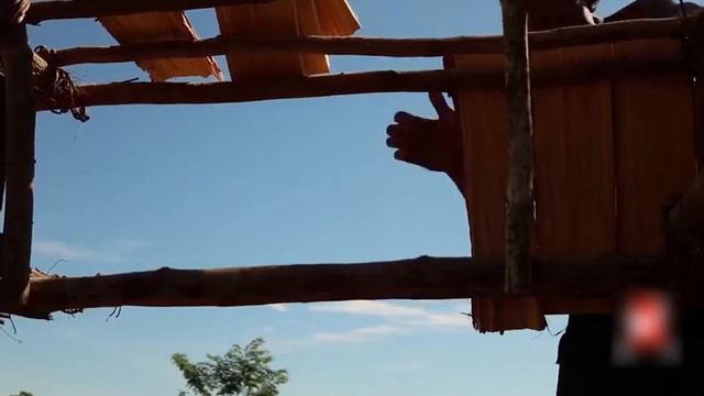 Парень построил Танк на Природе!🌴Примитивные технологии смотреть онлайн