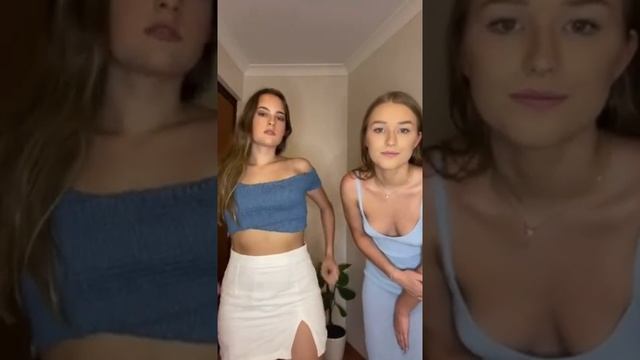 Two Pretty Girls Periscope Live Broadcast