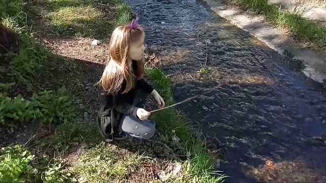 VLOG Гуляем на Роднике. Поздравляю Всех С Майскими Праздниками ! смотреть онлайн