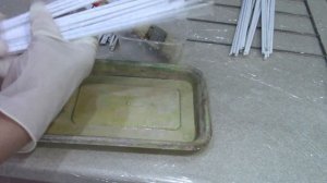 Покраска и пропитка бумажных трубочек, т.е. подготовка белых трубочек к работе