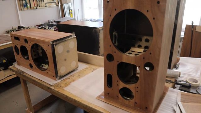 ЭЛЕКТРОНИКА 75АС-065. Готовим шпон и корпуса к фанеровке.