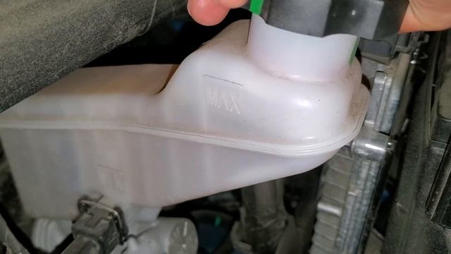 2017, 2018, 2019 & 2020 Hyundai Elantra - How To Check Brake Fluid Reservoir Level смотреть онлайн