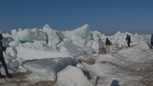 крещенская купель на набережной/ огромные глыбы льда на маяке /Владивосток 20.01.2024